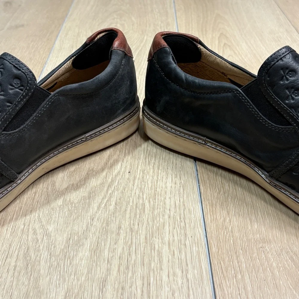 Johnston & Murphy McGuffey Mens Black Leather Skull Embossed Slip On Shoes 12W